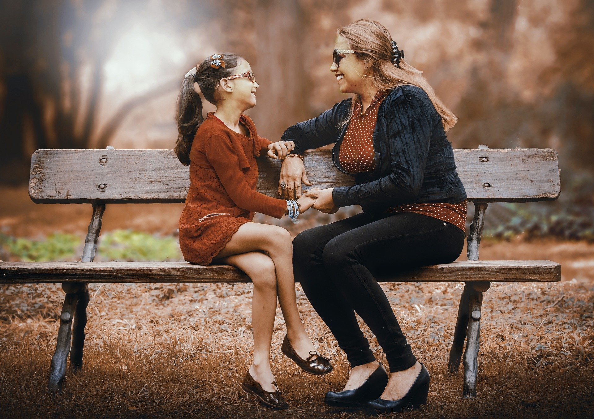 Mother and daughter. Душевный разговор. Разговор по душам с ребенком. Душевная беседа. Беседа мамы с дочкой.